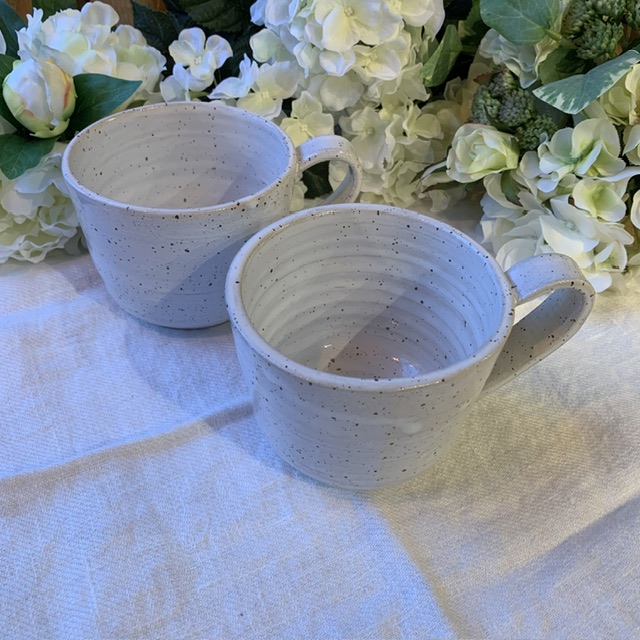 Handdrejad Tekopp ”Vit chamotte'' Sundboden Design - Bild 2