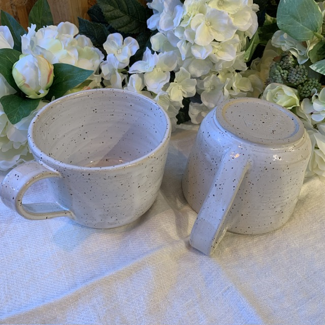 Handdrejad Tekopp ”Vit chamotte'' Sundboden Design - Bild 6