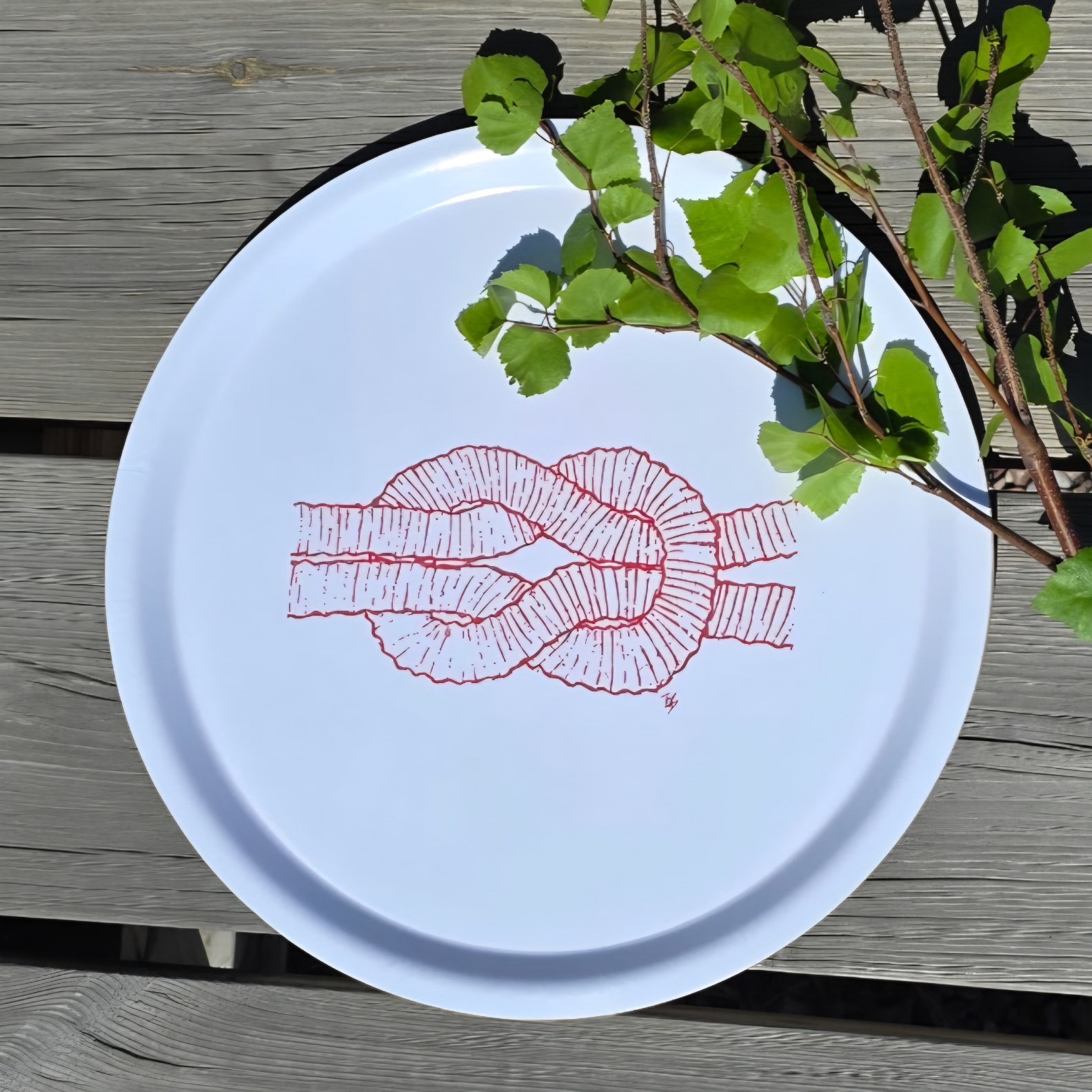 Bricka ''Råbandsknop röd” 31cm Sundboden Design